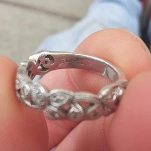 Neil lane Floral diamond band 925c